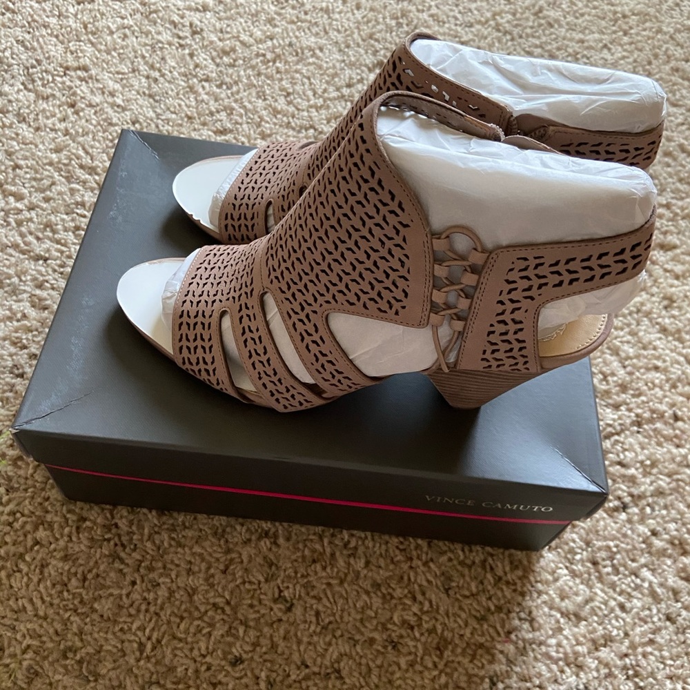 Vince camuto peep toe shoes